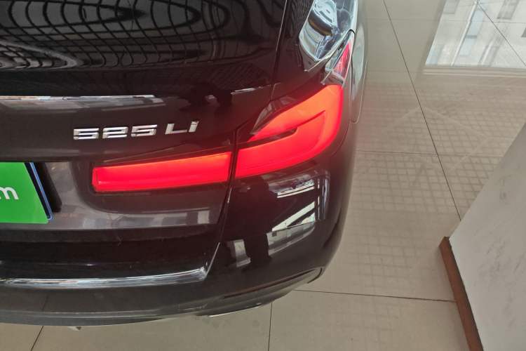 Used BMW 5 Series 2022 Second Facelift 525Li M Sport Package