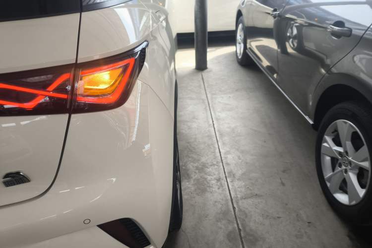 Used BYD Dolphin 2023 420 km Fashion Edition
