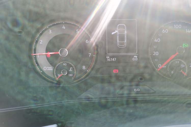 Used Volkswagen Lavida 2019 1.5L Automatic Comfort Edition China VI Standard Odometer Close Up