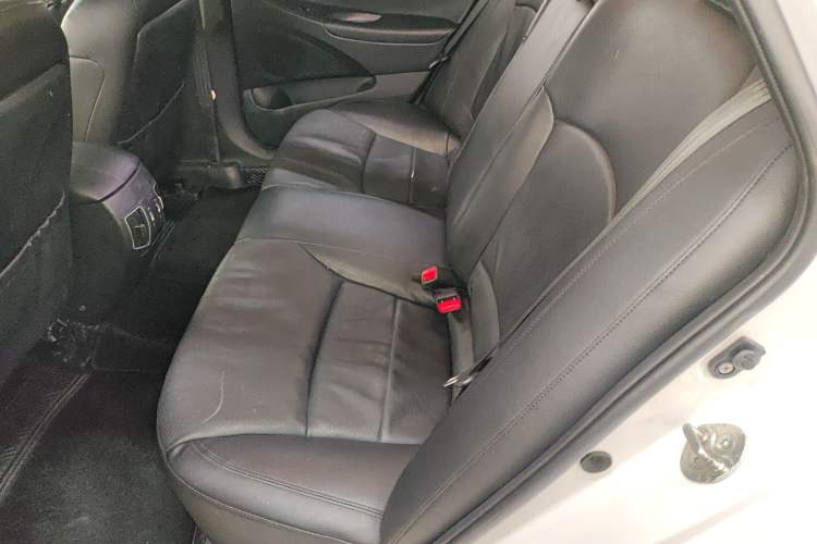 Used Hyundai Sonata 2014 2.4L Automatic Leading Edition China IV Standard Left Rear Seat
