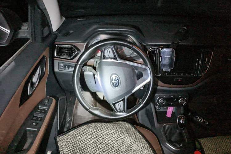 Used FAW Senya R7 2017 1.6L Manual Luxury Model