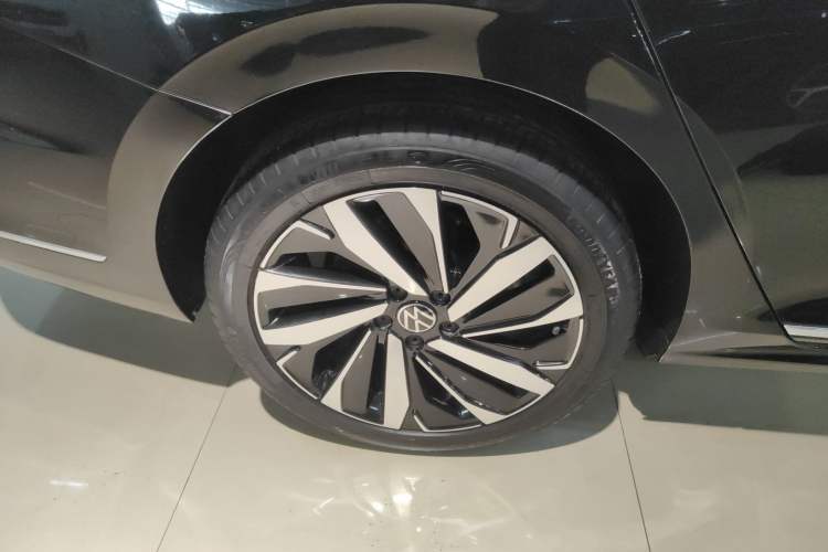 Used Volkswagen Passat 2023 Revised 380TSI Luxury Edition
