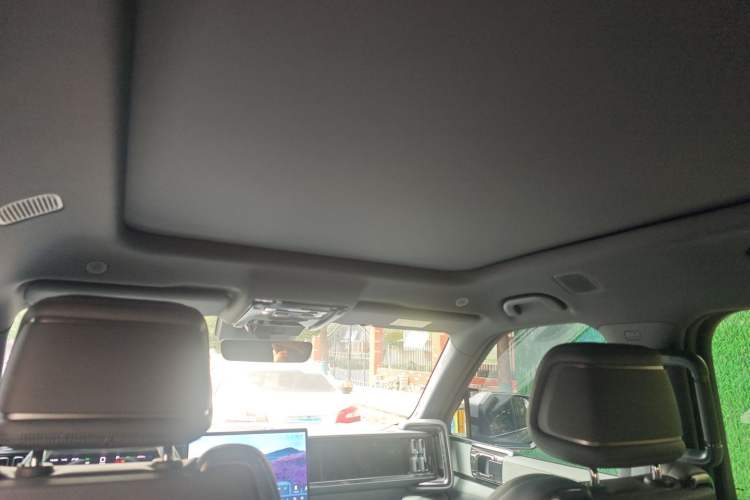 Used Formula Leopard 5 2023 Navigator Edition
