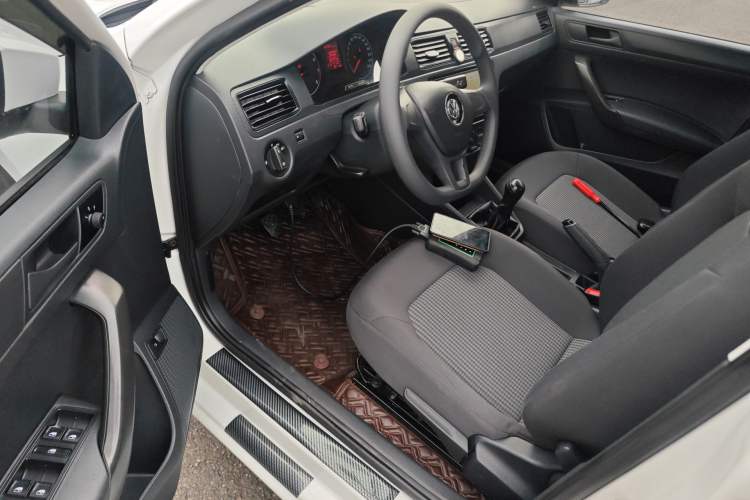 Used Volkswagen Santana 2016 1.6L Manual Fashion Edition Driver Seat