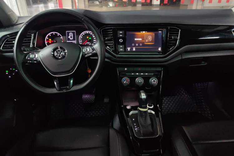 Used Volkswagen T-ROC 2019 280TSI DSG Two-Wheel Drive Comfort Version China VI Standard
