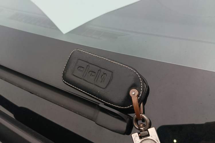 Used Mitsubishi Outlander 2020 2.4L 4x4 Zhi Xiang Edition 5 Seats Vehicle Key