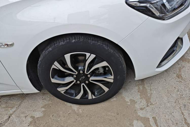 Used Chevrolet Monza 2019 RS 330T Automatic Comfort Edition China VI Standard Right Front Wheel Hub