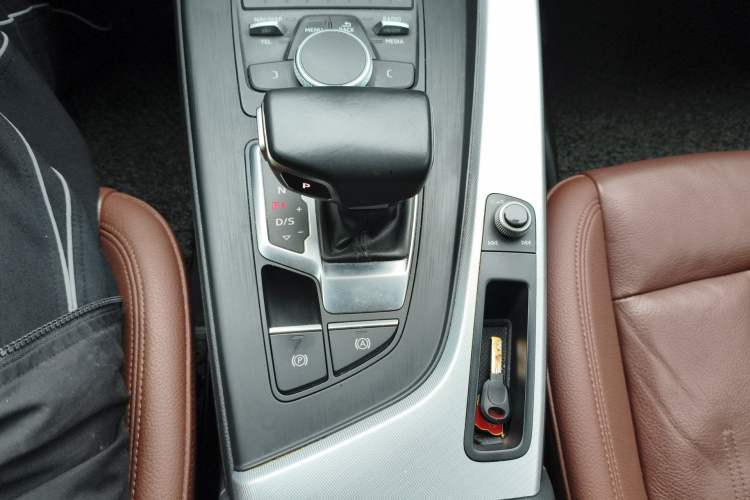 Used Audi A4 2017 45 TFSI allroad quattro Fashion Edition Gear Lever