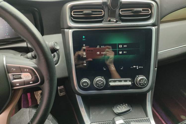 Used Lynk & Co 01 2017 2.0T Two-Wheel Drive Pro Edition Audio And AC Panel