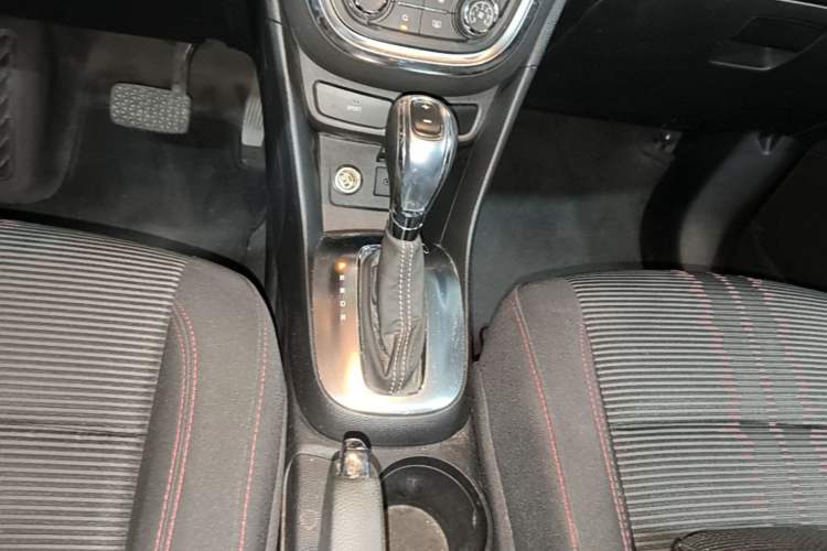 Used Buick Encore 2015 1.4T Automatic Two-Wheel Drive Urban Elite Version