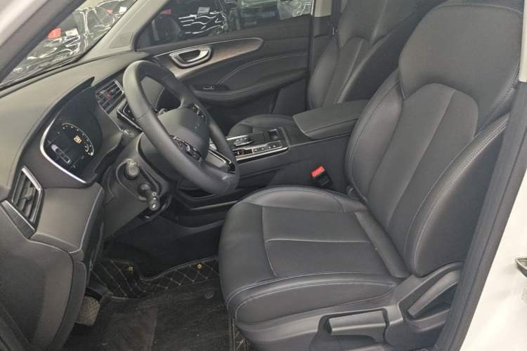 Used Roewe RX5 2025 PLUS 330TGI Automatic Trendsetting Smart Edition
