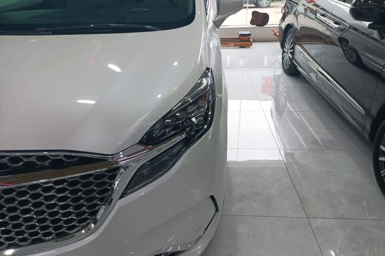 Used Buick GL8 2022 ES Land Cruiser 653T Luxury Model
