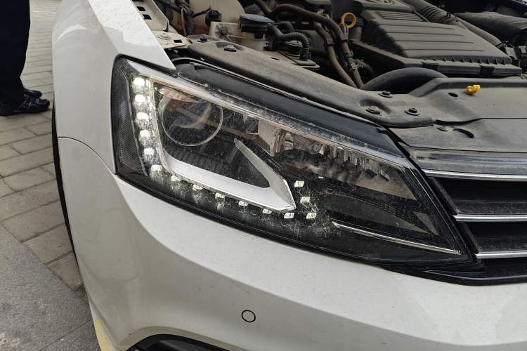 Used Volkswagen Sagitar 2017 230TSI Manual Luxury Model
