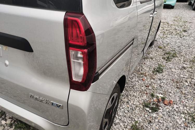 Used Wuling Zhiguang New Energy 2025 Standard Model Exterior 3