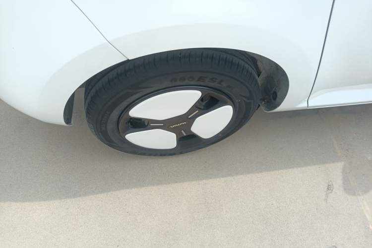 Used CHANGAN NEVO Lumin 2022 155 km – Refreshingly Sweet Edition Right Rear Wheel Hub