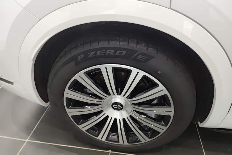 Used Hima AITO M7 2026 Model Range-Extending Pro+ All-Wheel Drive 5-Seater Version
