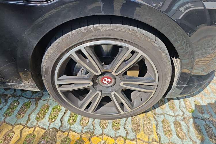 Used Bentley Flying Spur  Right Front Wheel Hub