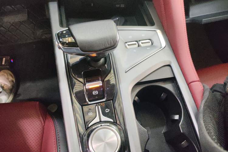 Used CHANGAN CS75 PLUS 2022 Classic Edition 1.5T Automatic Pioneer Model Gear Lever