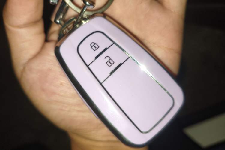 Used Toyota C-HR 2021 Dual-Motor 2.0L E-CVT Luxury Edition Vehicle Key