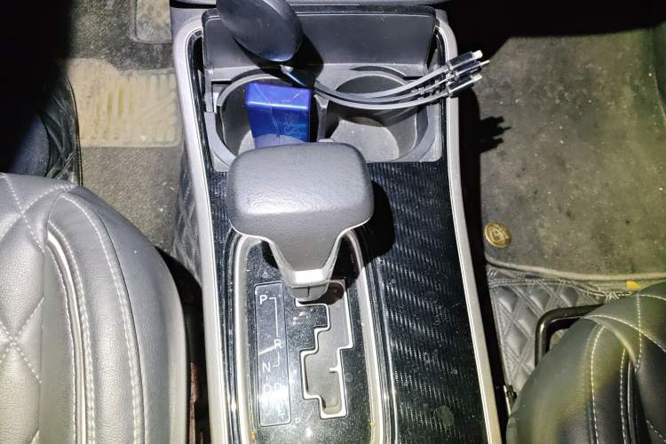 Used Mitsubishi Outlander 2021 2.0L Two-Wheel Drive Comfort Edition 5 Seats Gear Lever