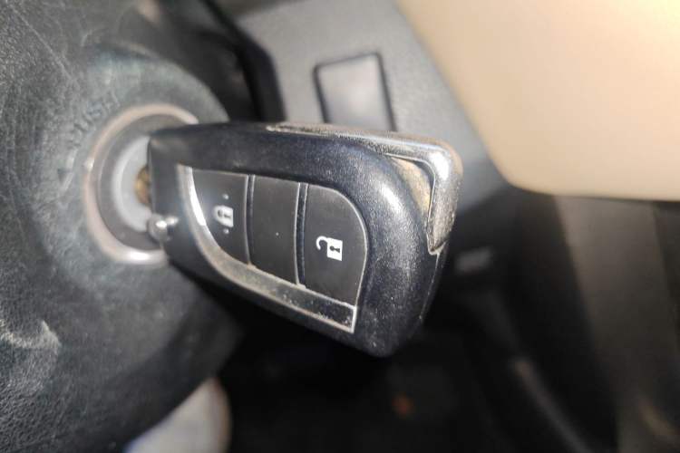 Used Toyota RAV4 2015 2.0L CVT Two-Wheel Drive Fashion Edition