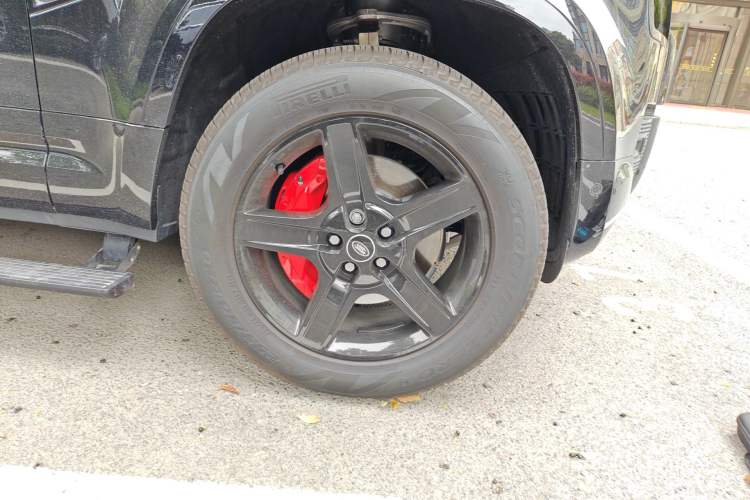 Used Land Rover Defender 2025 110 3.0T P400 X-Dynamic SE Right Front Wheel Hub