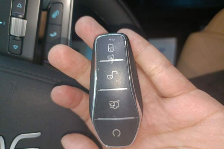 Used BYD Song L DM-i 2024 112 km Leading Edition Vehicle Key