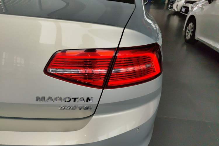 Used Volkswagen Magotan 2019 330TSI DSG Luxury Version China VI Standard
