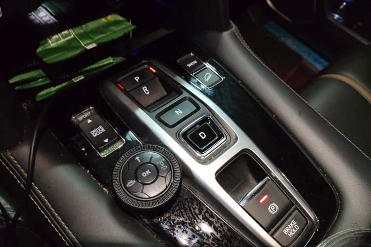 Used Honda UR-V 2020 370TURBO Two-Wheel Drive Luxury Edition
