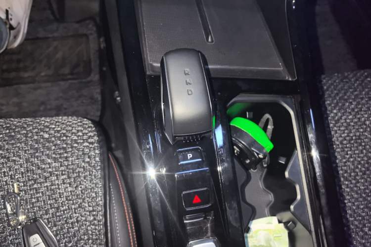 Used Geely Auto Emgrand X7 Sport 2023 Boyue COOL 1.5TD Smart Connect+ Gear Lever