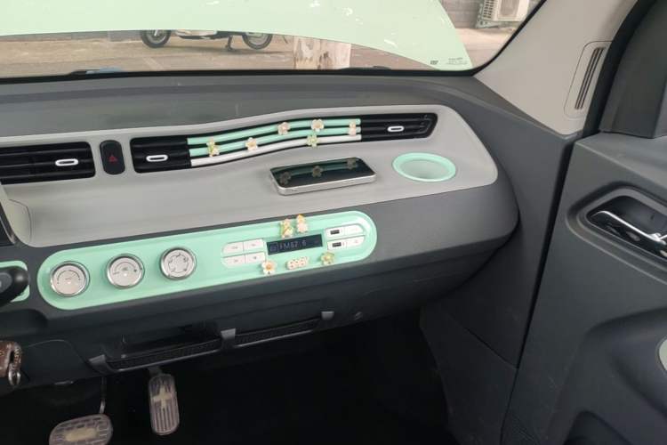 Used Wuling Hongguang MINIEV 2021 Macaron Fashion Model Lithium Iron Phosphate