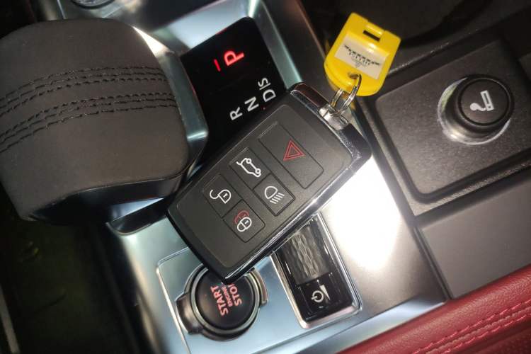 Used Jaguar F-PACE 2024 P250 R-Dynamic SE