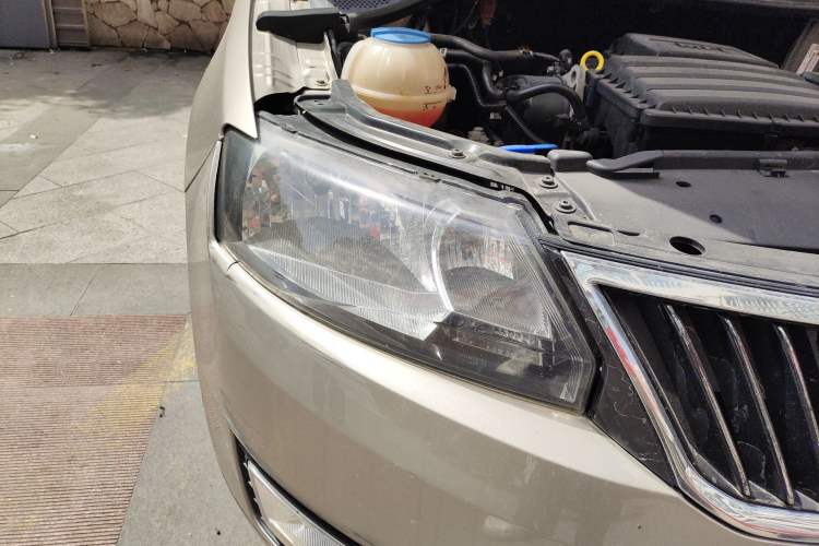 Used Skoda Rapid 2013 1.6L Automatic Smart Selection Model