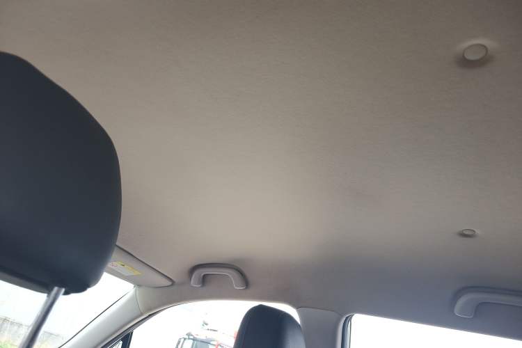 Used CHANGAN CS15 2016 1.5L Manual Fashion Edition
