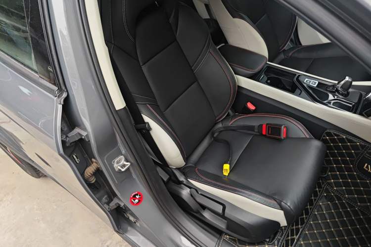 Used Lynk & Co 02 2018 1.5T DCT Two-Wheel Drive Zhaoban China V Standard Right Front Seat