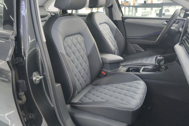 Used Volkswagen Sagitar 2023 300TSI DSG Excellence Edition Right Front Seat