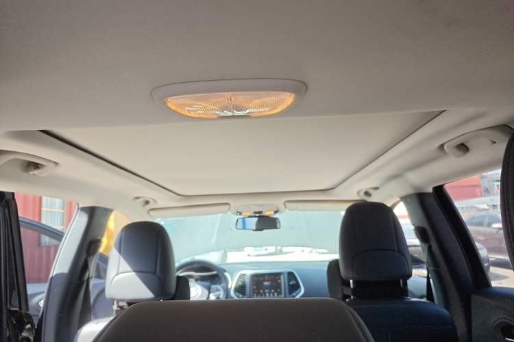 Used Jeep Cherokee 2020 2.0L Two-Wheel Drive Classic Sports Edition
