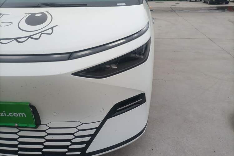 Used XPeng X9 2025 740 Ultra-Long Range Max Left Front Headlight