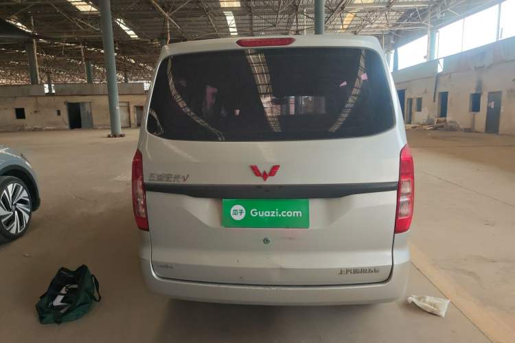 Used Wuling Hongguang V 2022 1.5L Jingqu Version Hydraulic Power Steering LAR Rear