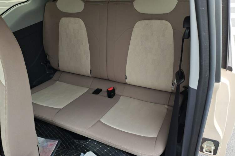 Used Chery QQ Ice Cream 2025 155km Sundae Edition Interior 4