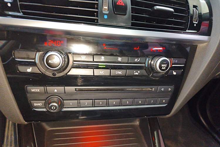 Used BMW X3 2016 xDrive20i M Sport Edition Audio And AC Panel