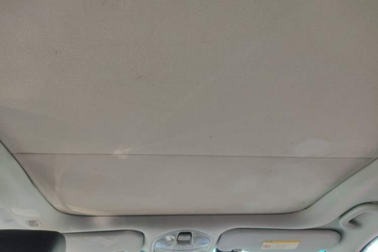 Used Hyundai Santa Fe 2015 2.4L Automatic Two-Wheel Drive Smart Version 5 Seats