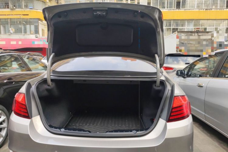 Used BMW 5 Series 2014 520i Elegant Edition
