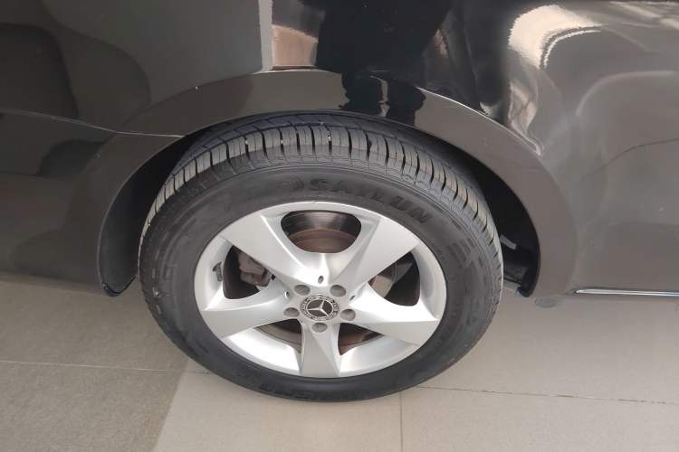 Used Mercedes-Benz Vito 2018 2.0T Elite Version 7 Seats China VI Emission Standard
