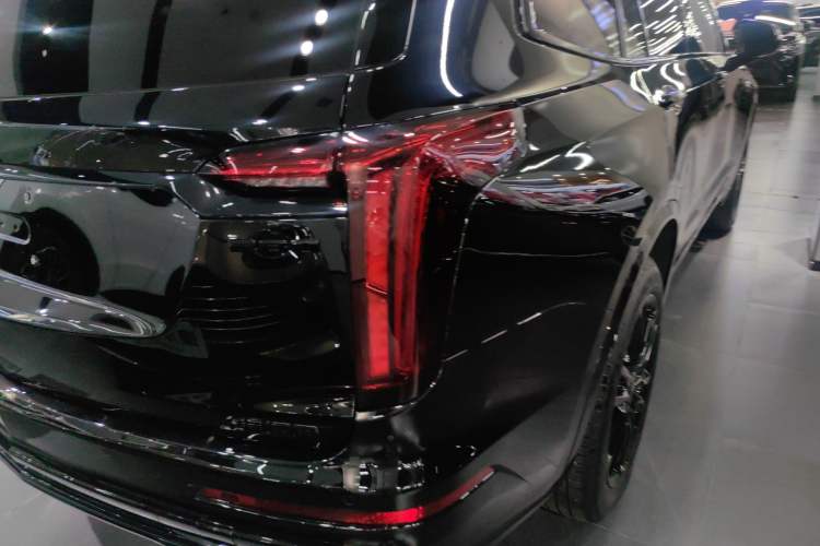 Used Cadillac XT6 2022 2.0T Six-Seater Four-Wheel Drive Luxury Version
