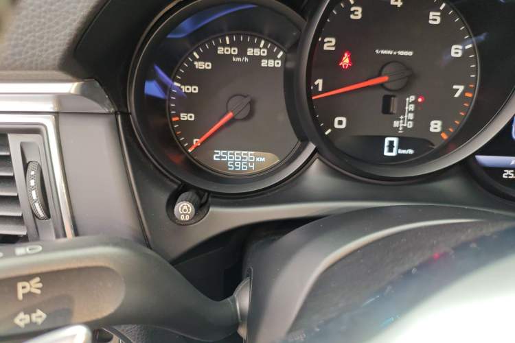 Used Porsche Macan 2017 Macan 2.0T Odometer Close Up