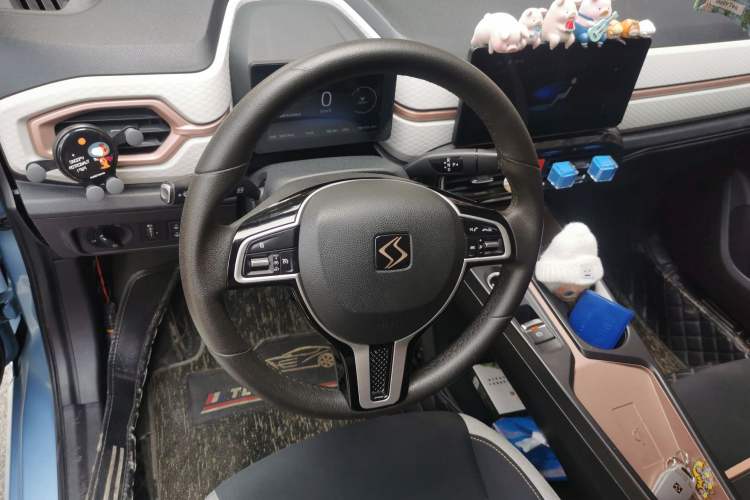 Used SOL E10X 2021 302 km Range Fashion Edition 31.4 kWh