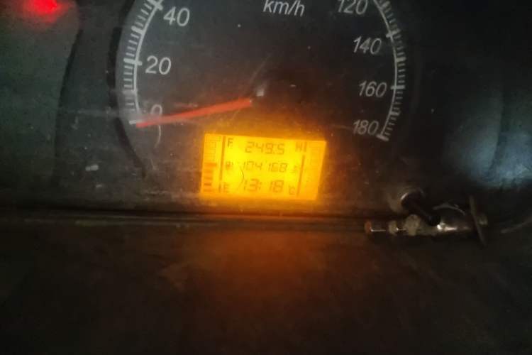 Used Wuling Zhiguang 2013 1.0L Practical Version Odometer Close Up