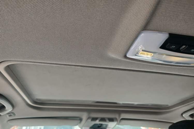 Used BMW 1 Series 2016 118i Leading Model Headliner