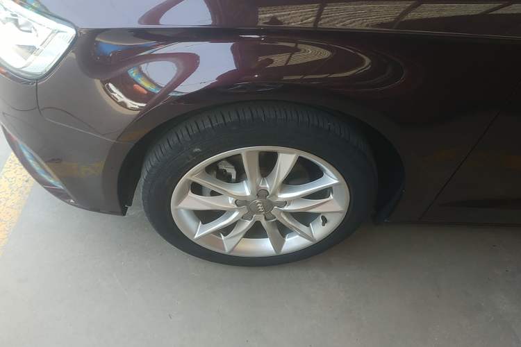 Used Audi A3 2018 30th Anniversary Edition Sportback 35 TFSI Ambition Model Left Front Wheel Hub